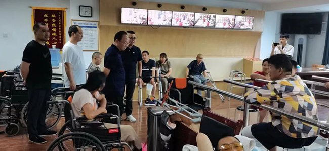 湖南省殘聯(lián)領導蒞臨長沙德誠精博參觀指導