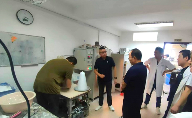 湖南省殘聯(lián)領導蒞臨長沙德誠精博參觀指導