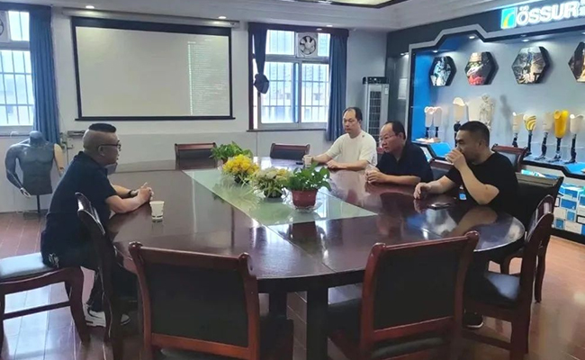 湖南省殘聯(lián)領導蒞臨長沙德誠精博參觀指導
