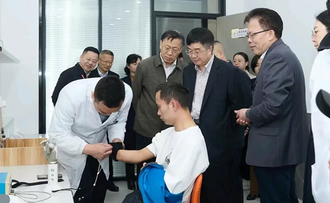 民政部社會(huì)事務(wù)司王金華司長(zhǎng)調(diào)研武漢德誠(chéng)公司